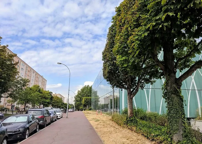 Paris Access With *
